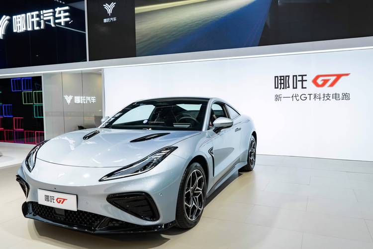 惠州惠阳区万宏悦企业管理咨询哪吒汽车在智能汽车领域的表现，领途汽车在新能源汽车市场中的影响力